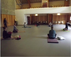 Yoga au Foyer des Jeunes et d’Éducation Populaire d'Orcet, Puy de Dôme, 63